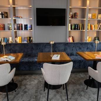 Seehotel Bibliothek - 029