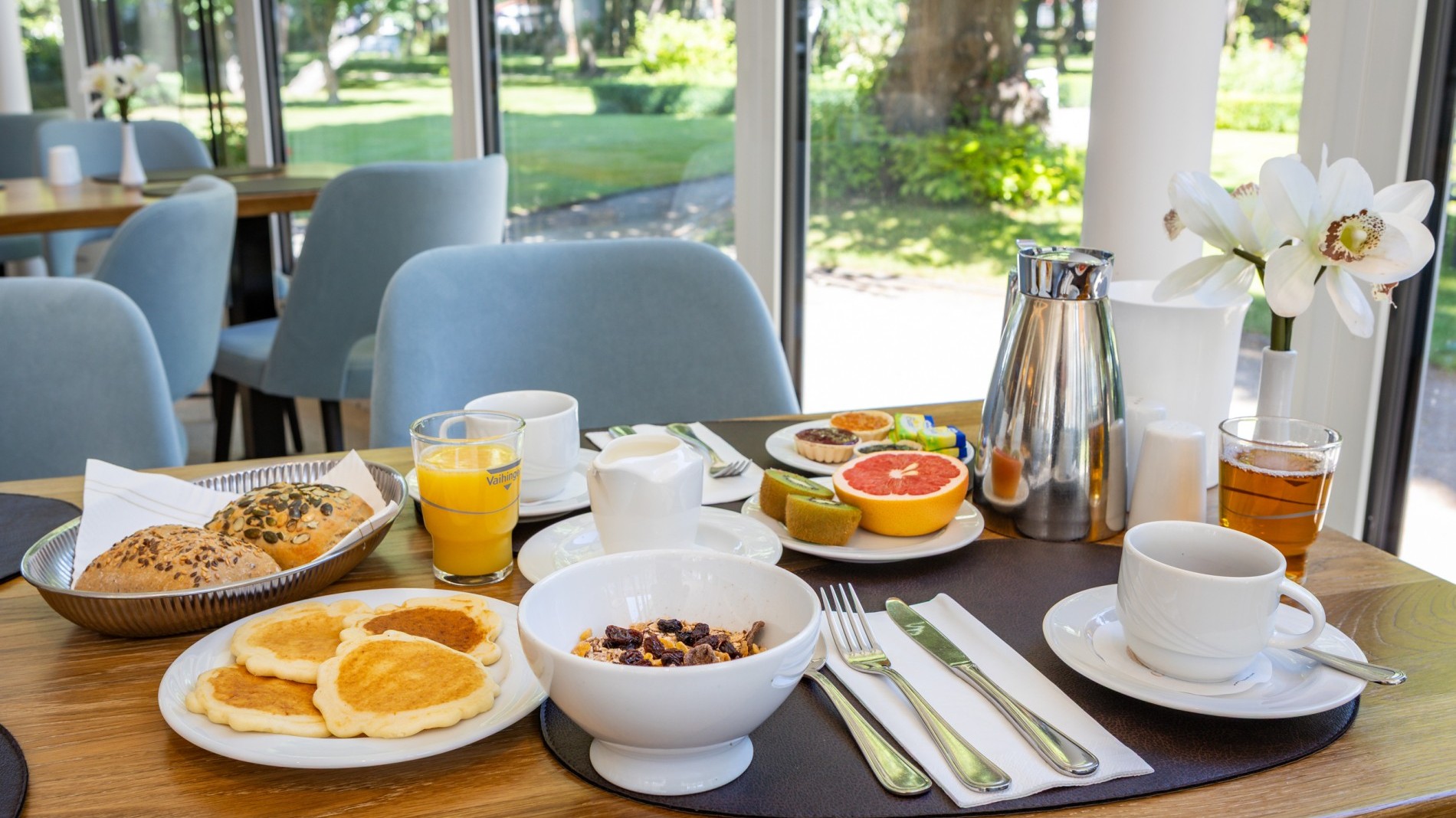 Seehotel Frühstück und Kaminecke - 007